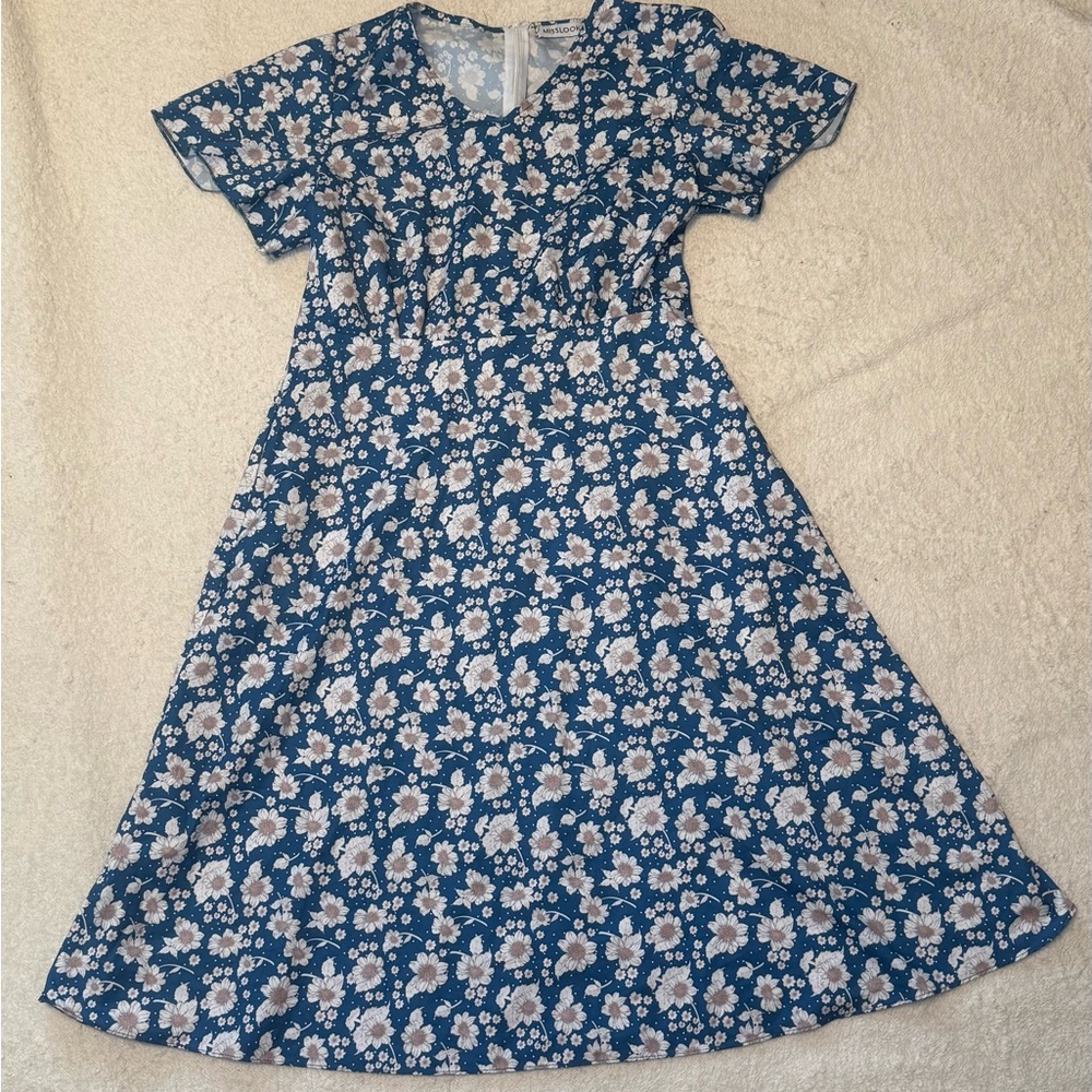 MISSLOOK Blue and White Floral Dress